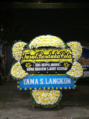 Papan Bunga Duka di Fena Leisela